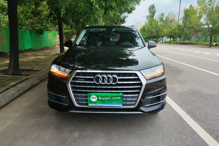 Used Audi Q7 2019 45 TFSI Comfort Model Front