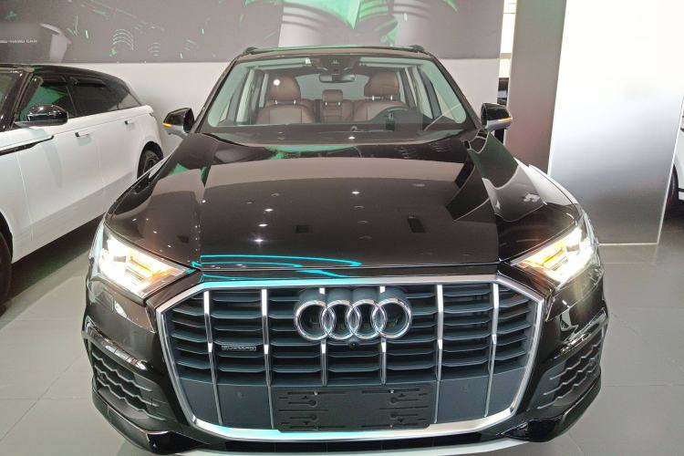 Used Audi Q7 2019 45 TFSI Comfort Model Front