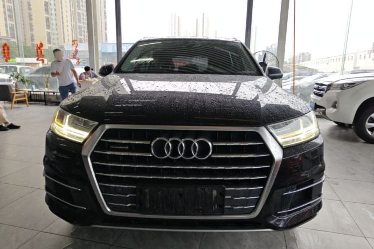 Used Audi Q7 2019 45 TFSI Comfort Model Front