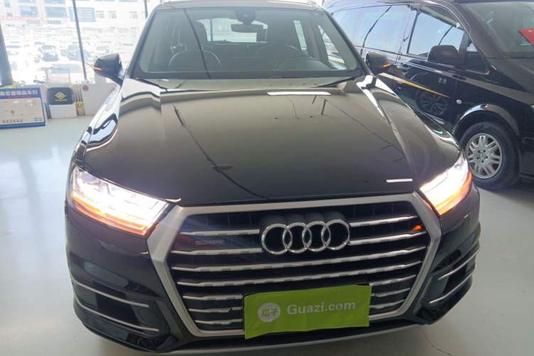 Used Audi Q7 2019 45 TFSI Comfort Model Front