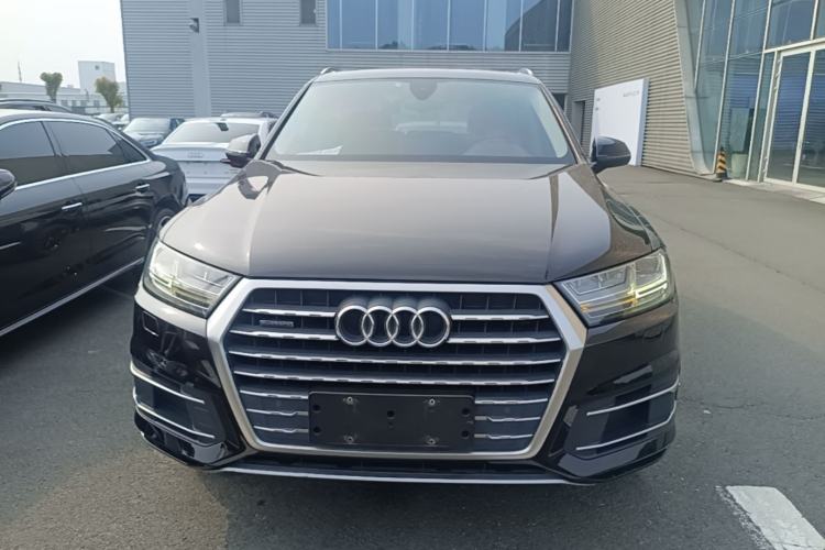 Used Audi Q7 2019 45 TFSI Comfort Model Front