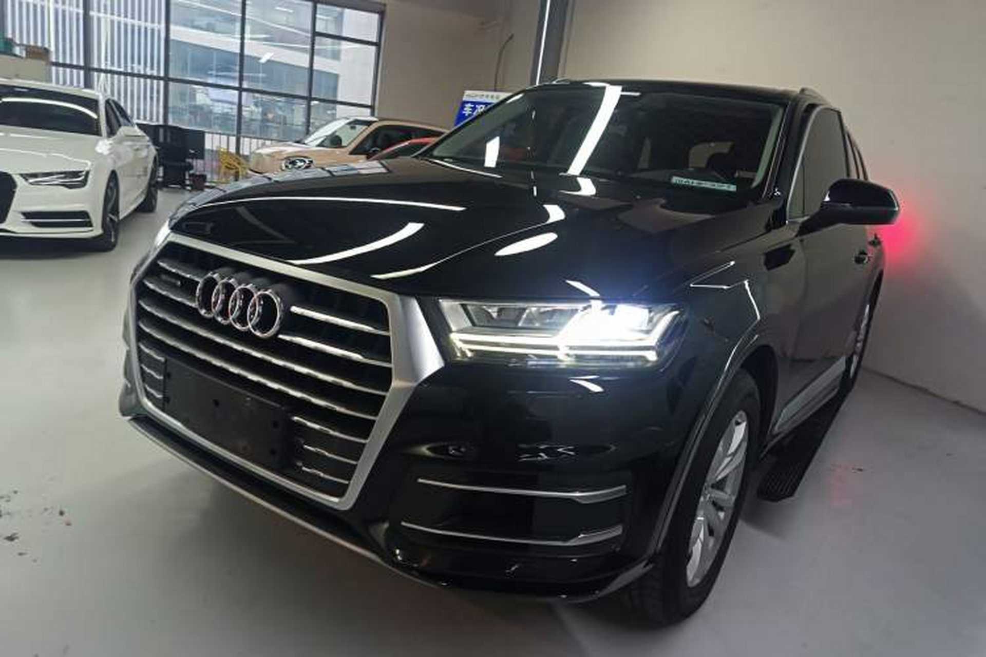 Used Audi Q7 2019 55 TFSI Technology Edition Front Left 45 Deg