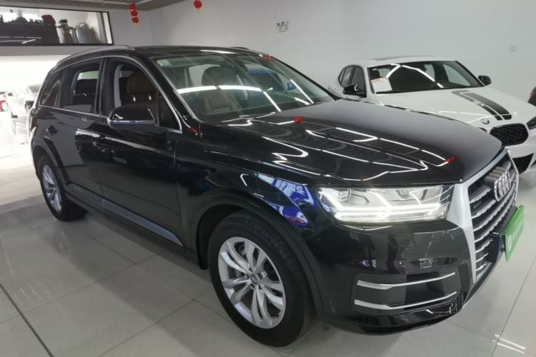 Used Audi Q7 2019 55 TFSI Technology Edition Front Right 45 Deg