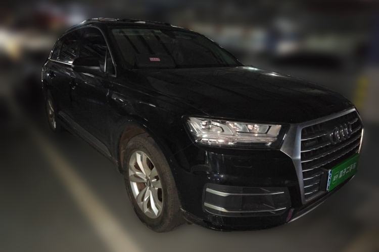 Used Audi Q7 2019 45 TFSI Comfort Model Front Right 45 Deg