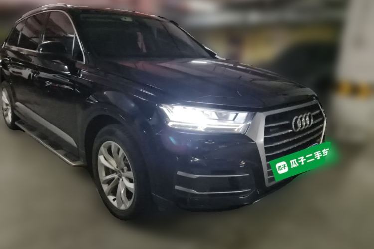 Used Audi Q7 2019 45 TFSI Comfort Model Front Right 45 Deg
