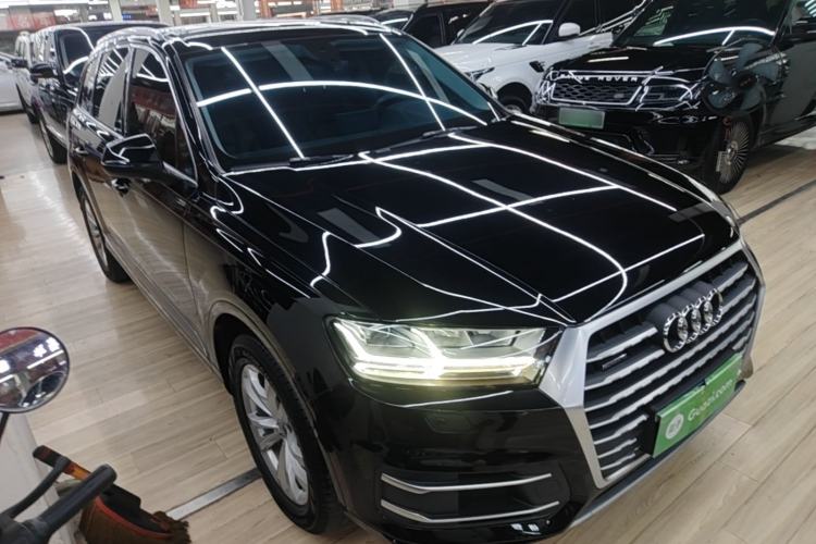 Used Audi Q7 2019 55 TFSI Technology Edition Front Right 45 Deg
