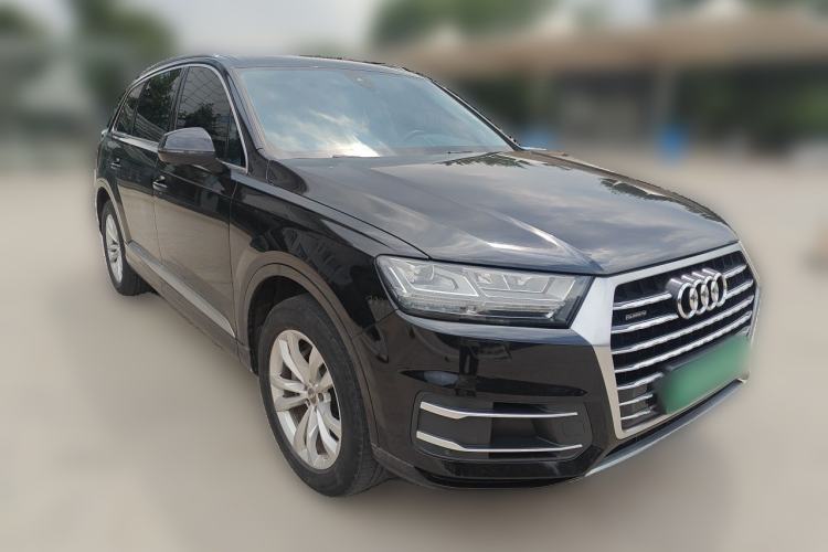 Used Audi Q7 2019 45 TFSI Comfort Model Front Right 45 Deg