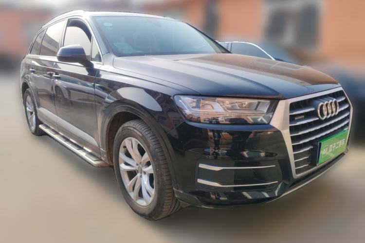 Used Audi Q7 2019 45 TFSI Comfort Model Front Right 45 Deg