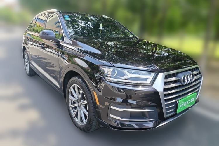 Used Audi Q7  Front Right 45 Deg