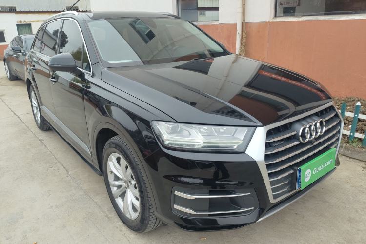 Used Audi Q7 2019 45 TFSI Comfort Model Front Right 45 Deg
