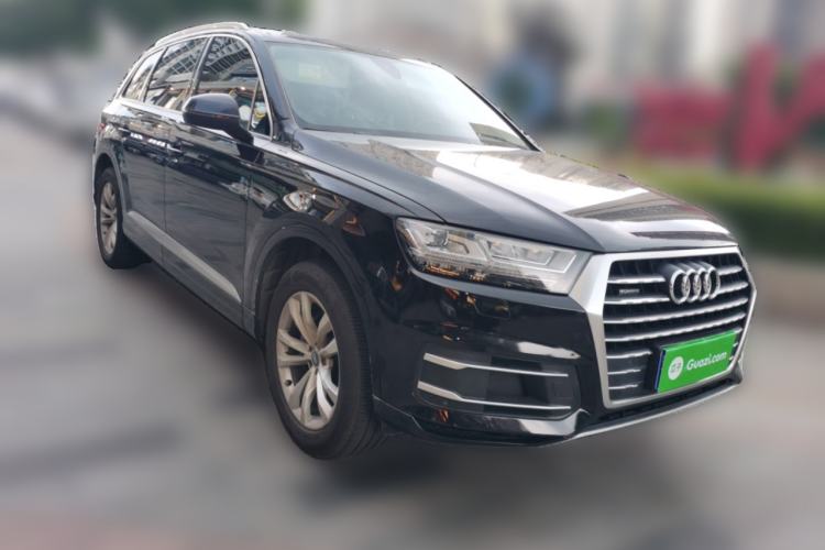 Used Audi Q7 2019 45 TFSI Comfort Model Front Right 45 Deg
