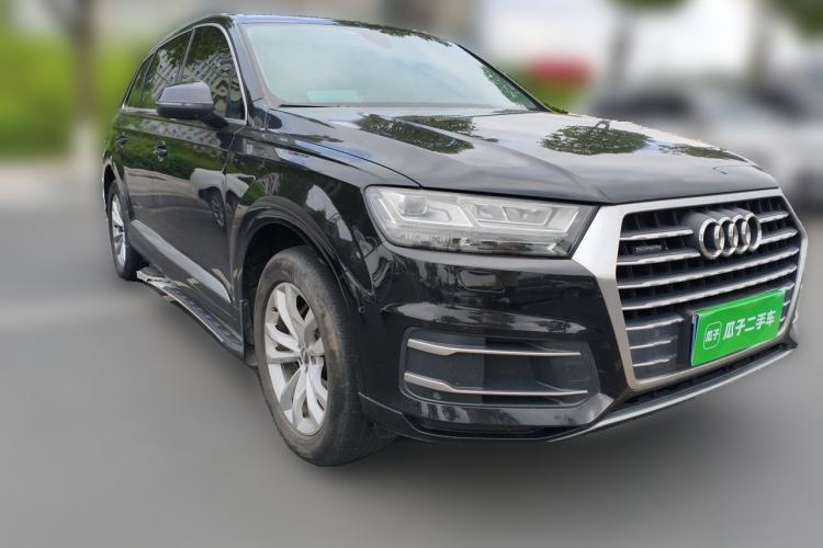 Used Audi Q7 2019 45 TFSI Comfort Model Front Right 45 Deg