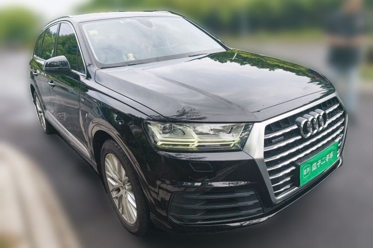 Used Audi Q7 2019 55 TFSI Technology Edition Front Right 45 Deg