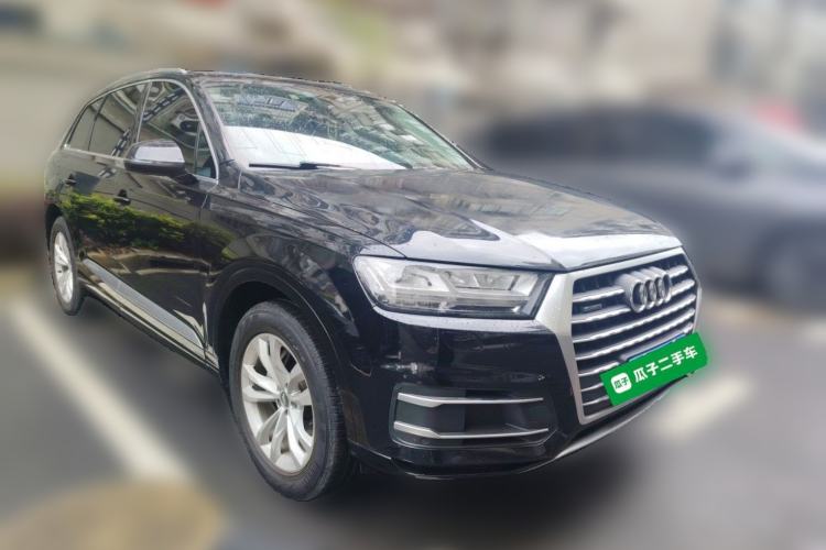 Used Audi Q7 2019 45 TFSI Comfort Model Front Right 45 Deg