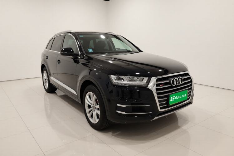 Used Audi Q7 2019 55 TFSI Technology Edition Front Right 45 Deg