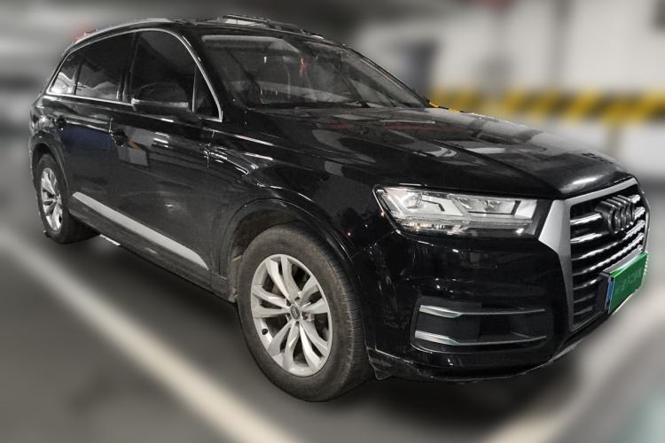 Used Audi Q7 2019 45 TFSI Comfort Model Front Right 45 Deg