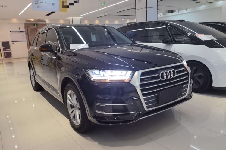 Used Audi Q7 2019 55 TFSI Technology Edition Front Right 45 Deg