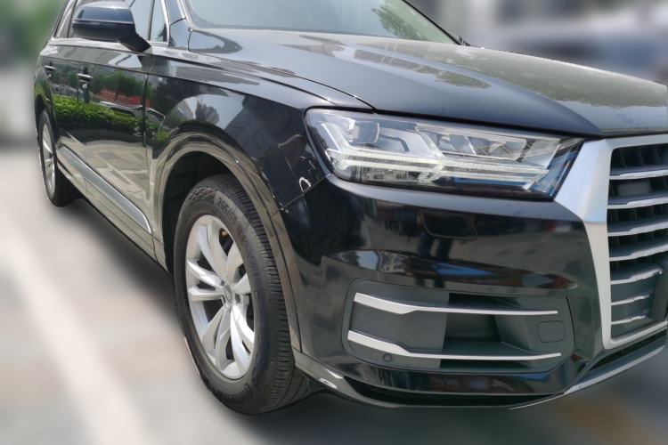 Used Audi Q7 2019 45 TFSI Comfort Model Front Right 45 Deg