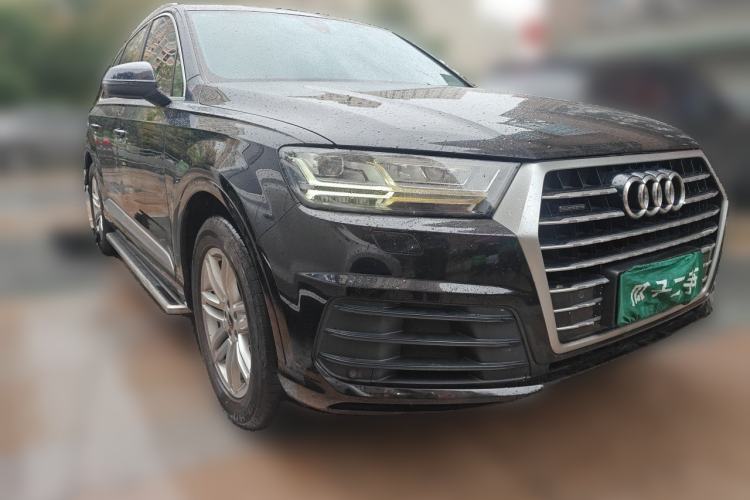 Used Audi Q7 2019 45 TFSI S line Sport Edition Front Right 45 Deg