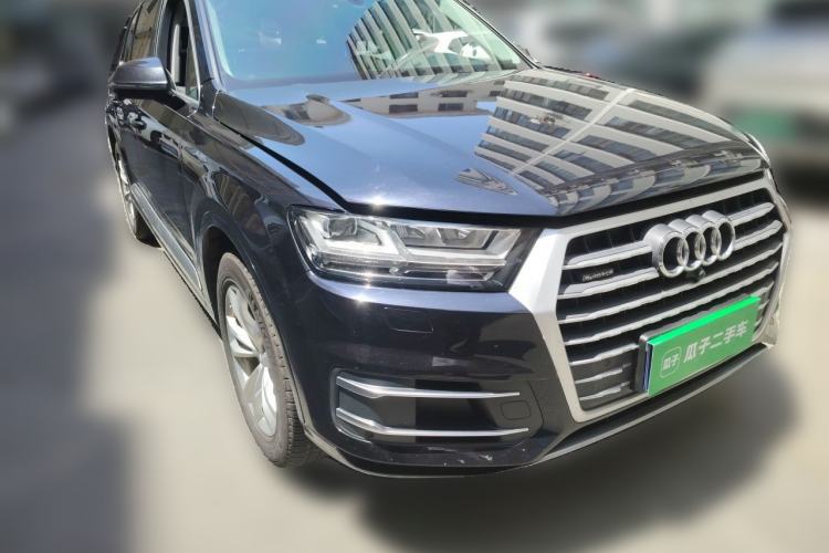 Used Audi Q7 2019 55 TFSI Technology Edition Front Right 45 Deg