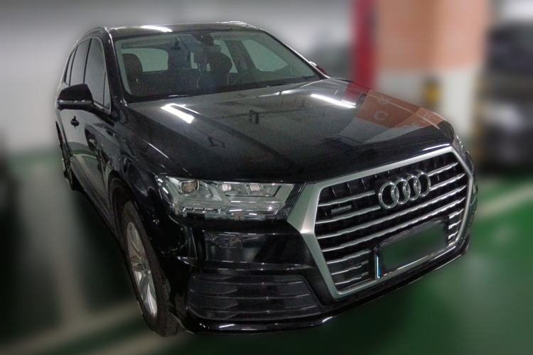 Used Audi Q7 2019 45 TFSI S line Sport Edition Front Right 45 Deg