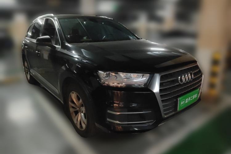 Used Audi Q7 2019 55 TFSI Technology Edition Front Right 45 Deg