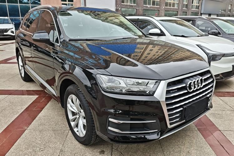 Used Audi Q7 2019 45 TFSI Comfort Model Front Right 45 Deg