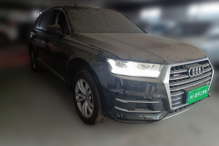 Used Audi Q7 2019 55 TFSI Technology Edition Front Right 45 Deg