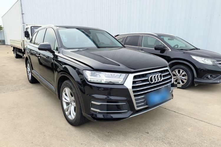 Used Audi Q7 2019 45 TFSI Comfort Model Front Right 45 Deg