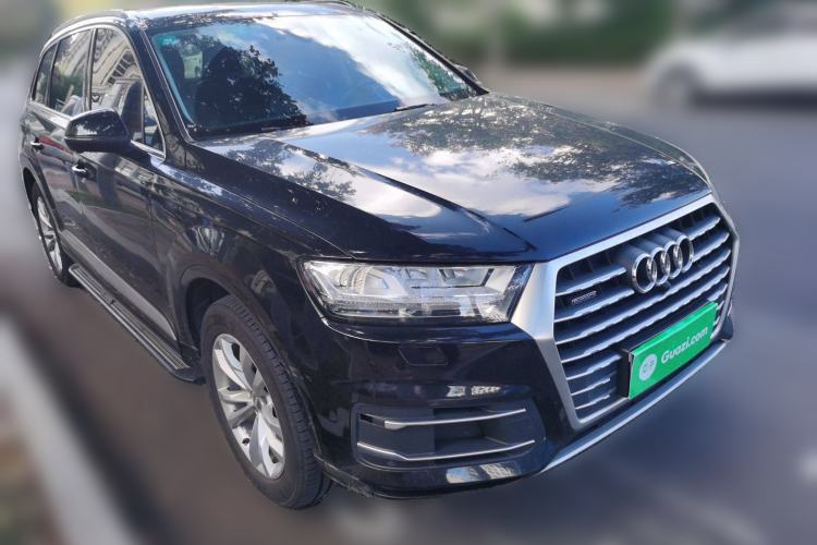 Used Audi Q7 2019 45 TFSI Comfort Model Front Right 45 Deg