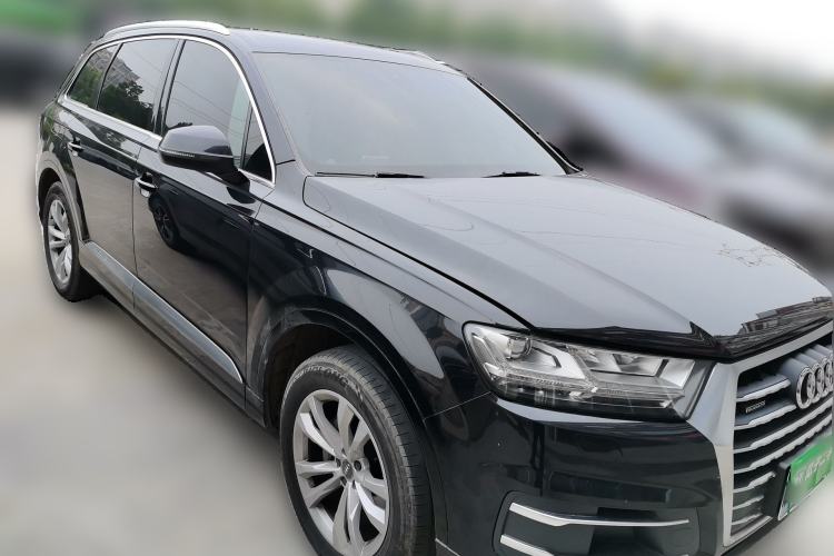 Used Audi Q7 2019 45 TFSI Comfort Model Front Right 45 Deg