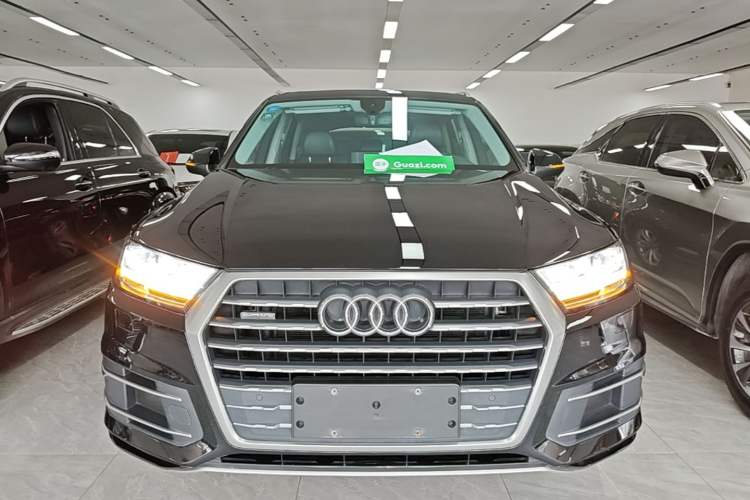 Used Audi Q7 2019 45 TFSI Comfort Model Front