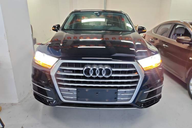 Used Audi Q7 2019 45 TFSI Comfort Model Front