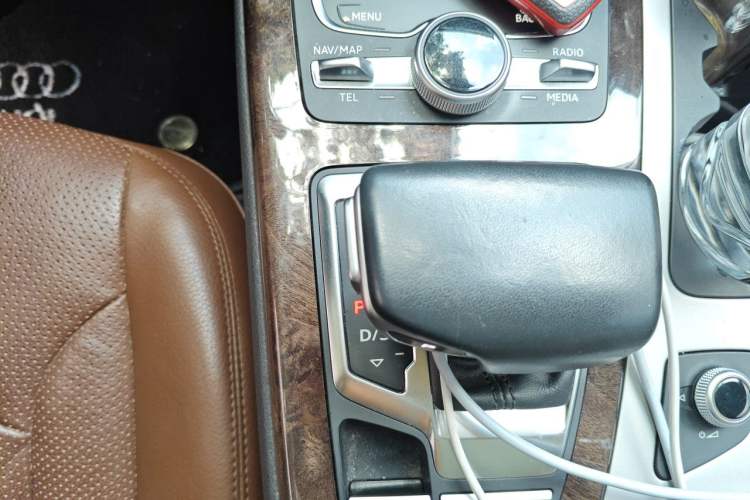 Used Audi Q7 2019 55 TFSI S line Sport Edition Gear Lever