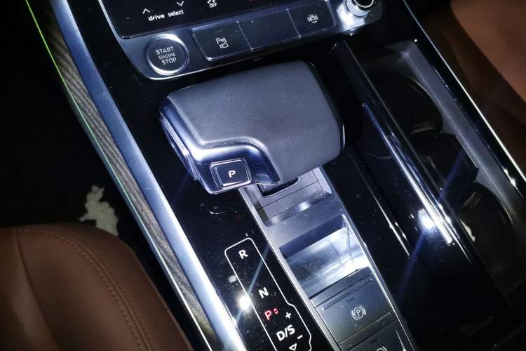 Used Audi Q7 2019 55 TFSI S line Sport Edition Gear Lever