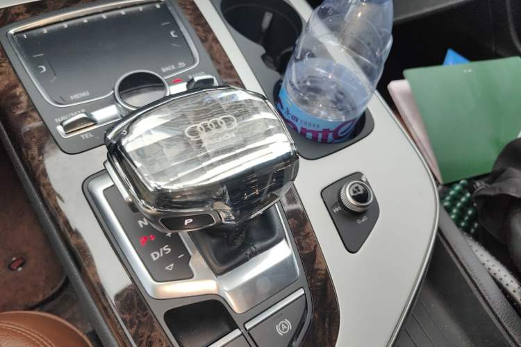 Used Audi Q7 2019 55 TFSI Technology Edition Gear Lever
