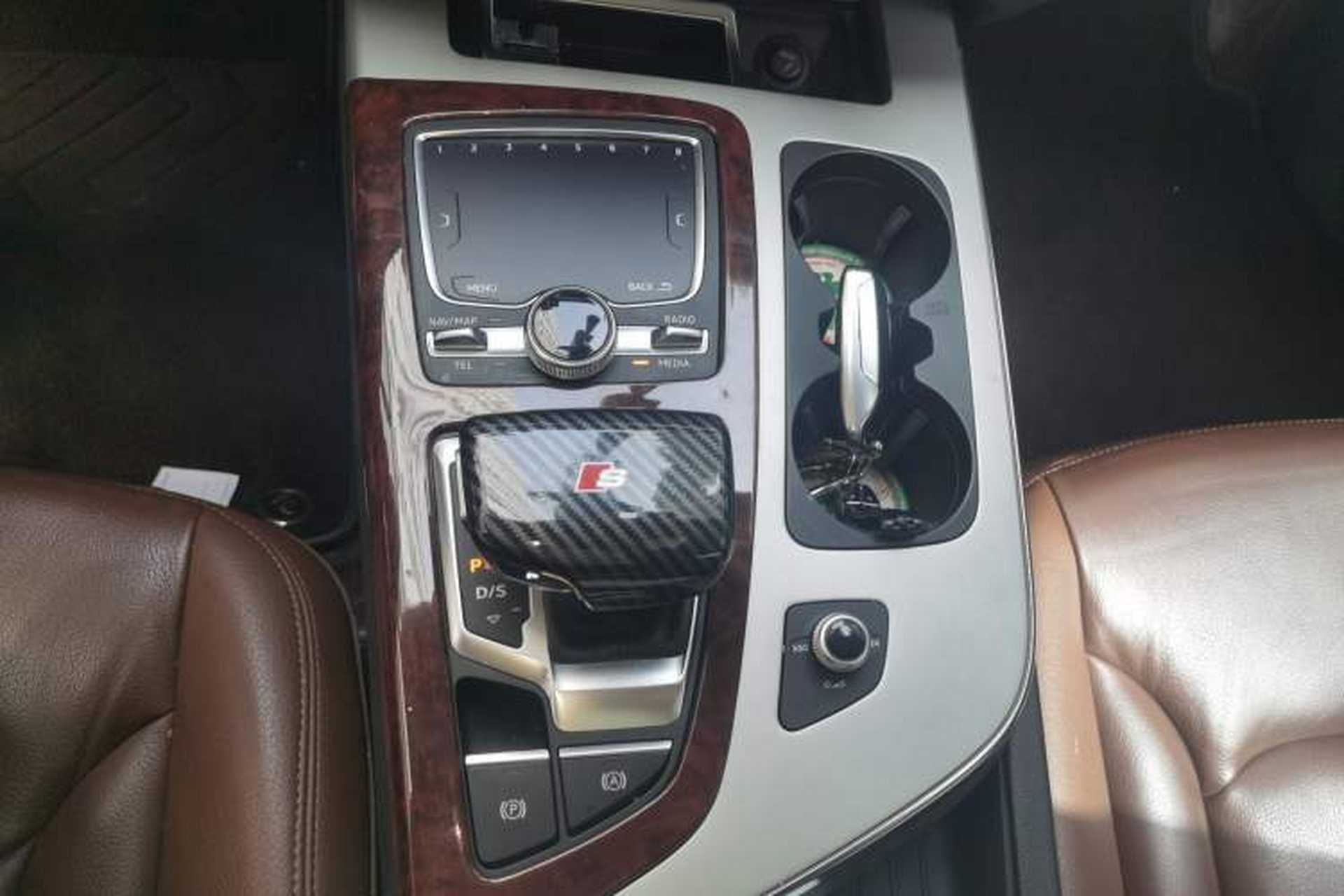 Used Audi Q7 2019 45 TFSI Comfort Model Gear Lever