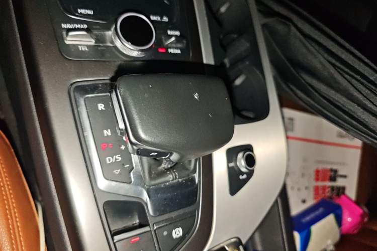 Used Audi Q7 2019 45 TFSI S line Sport Edition Gear Lever