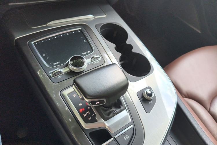 Used Audi Q7 2019 45 TFSI S line Sport Edition Gear Lever