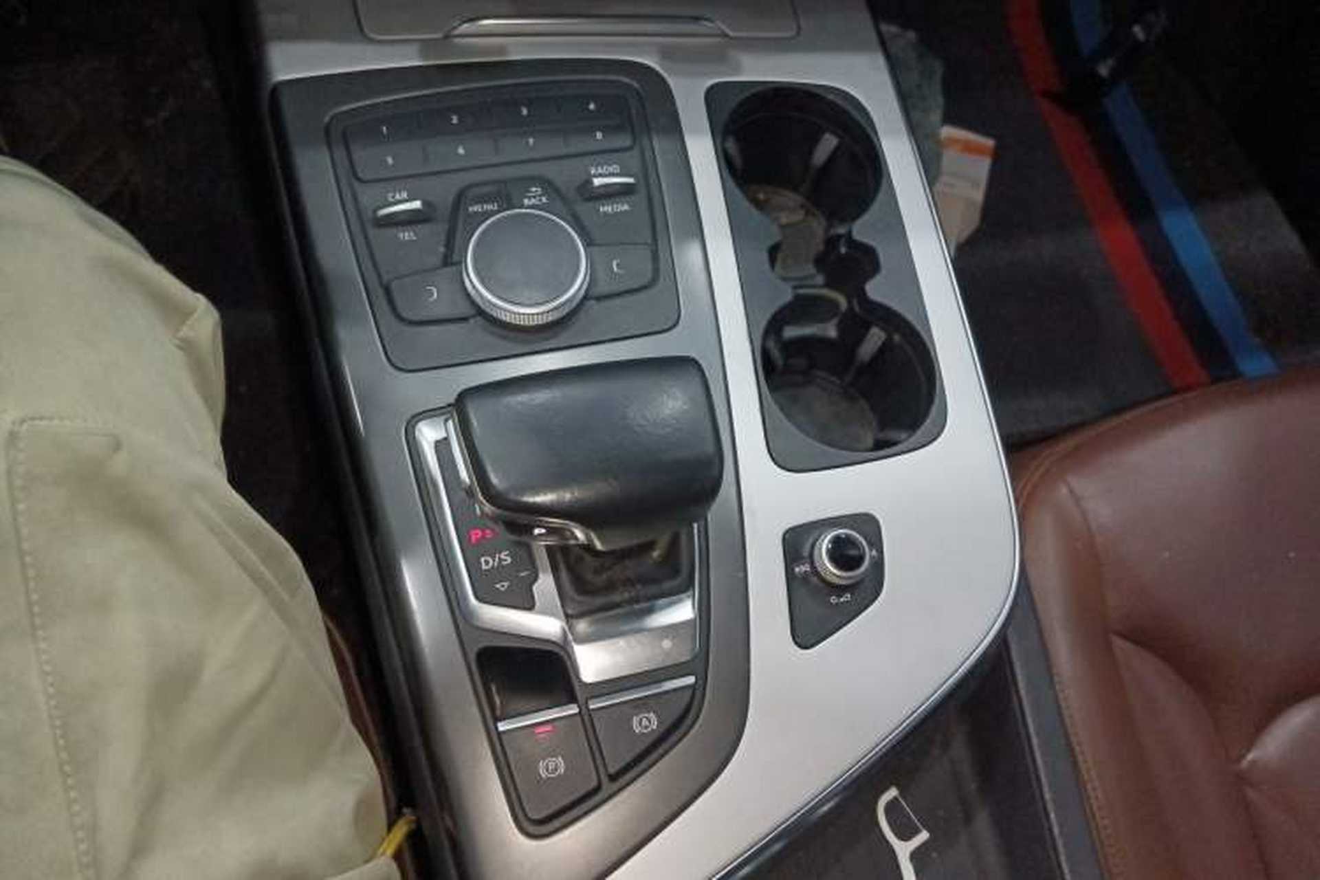 Used Audi Q7 2019 55 TFSI Technology Edition Gear Lever