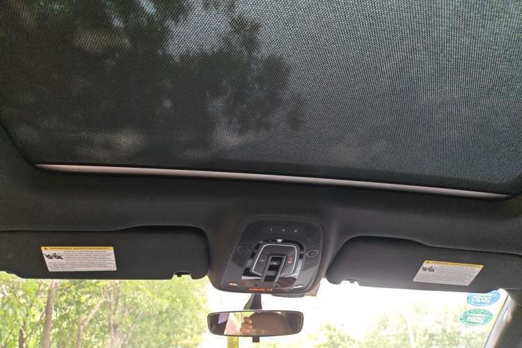 Used Audi Q7  Headliner