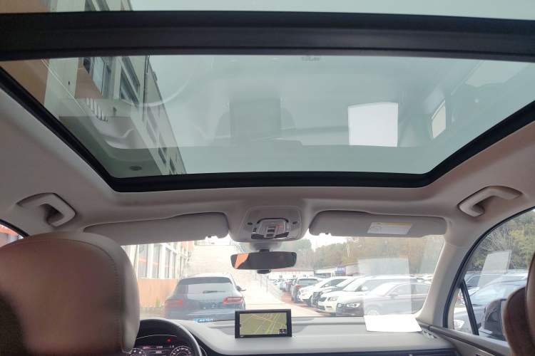 Used Audi Q7 2019 45 TFSI Comfort Model Headliner