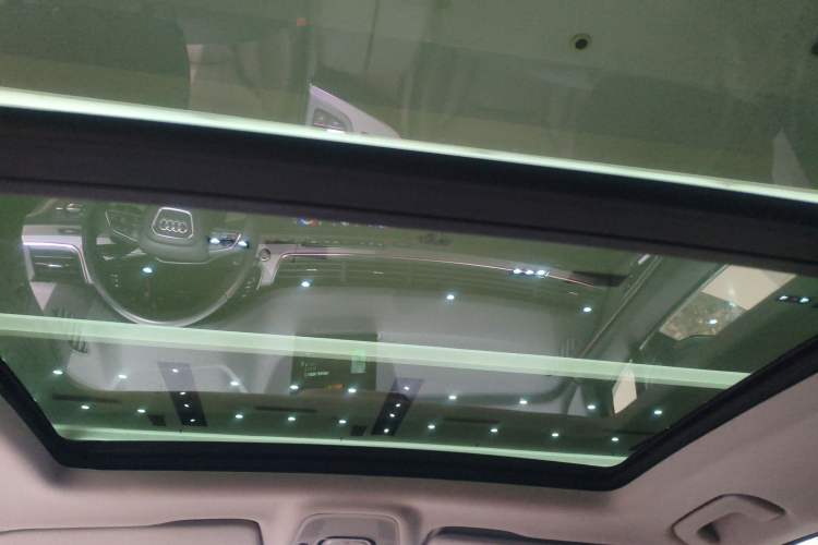 Used Audi Q7 2019 55 TFSI Technology Edition Headliner