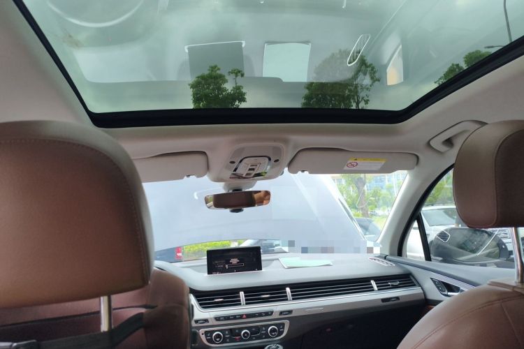 Used Audi Q7 2019 45 TFSI Comfort Model Headliner