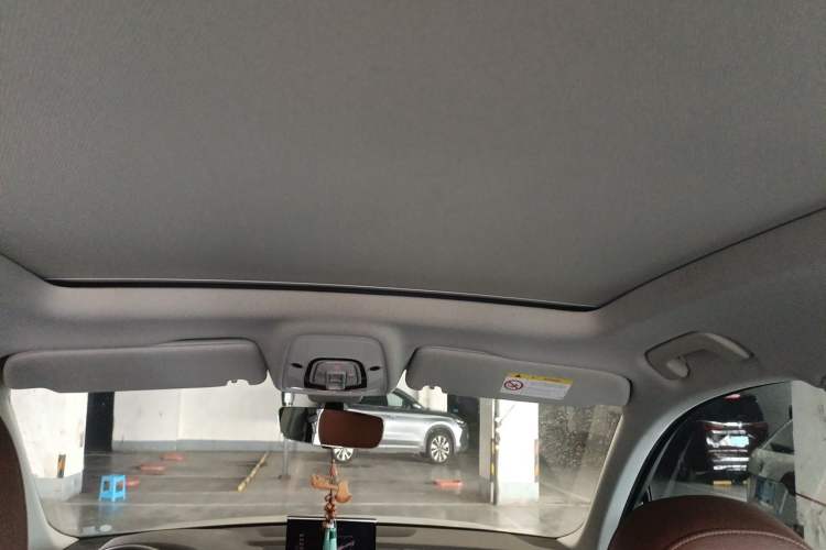 Used Audi Q7  Headliner