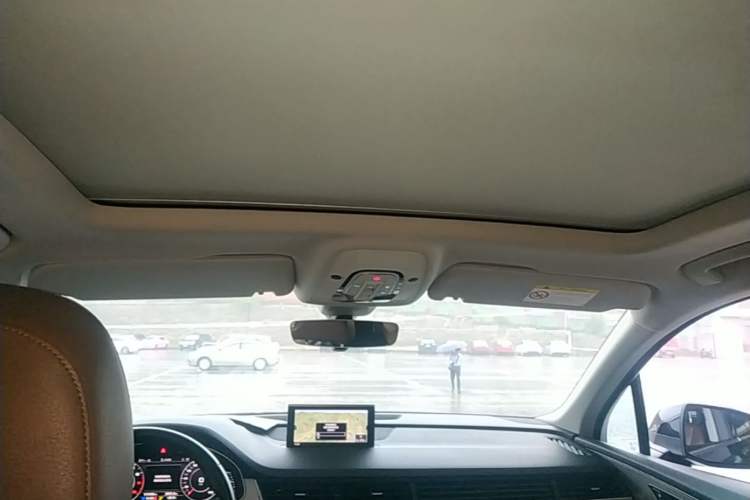 Used Audi Q7 2019 55 TFSI Technology Edition Headliner