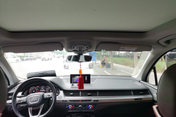 Used Audi Q7 2019 55 TFSI Technology Edition Headliner