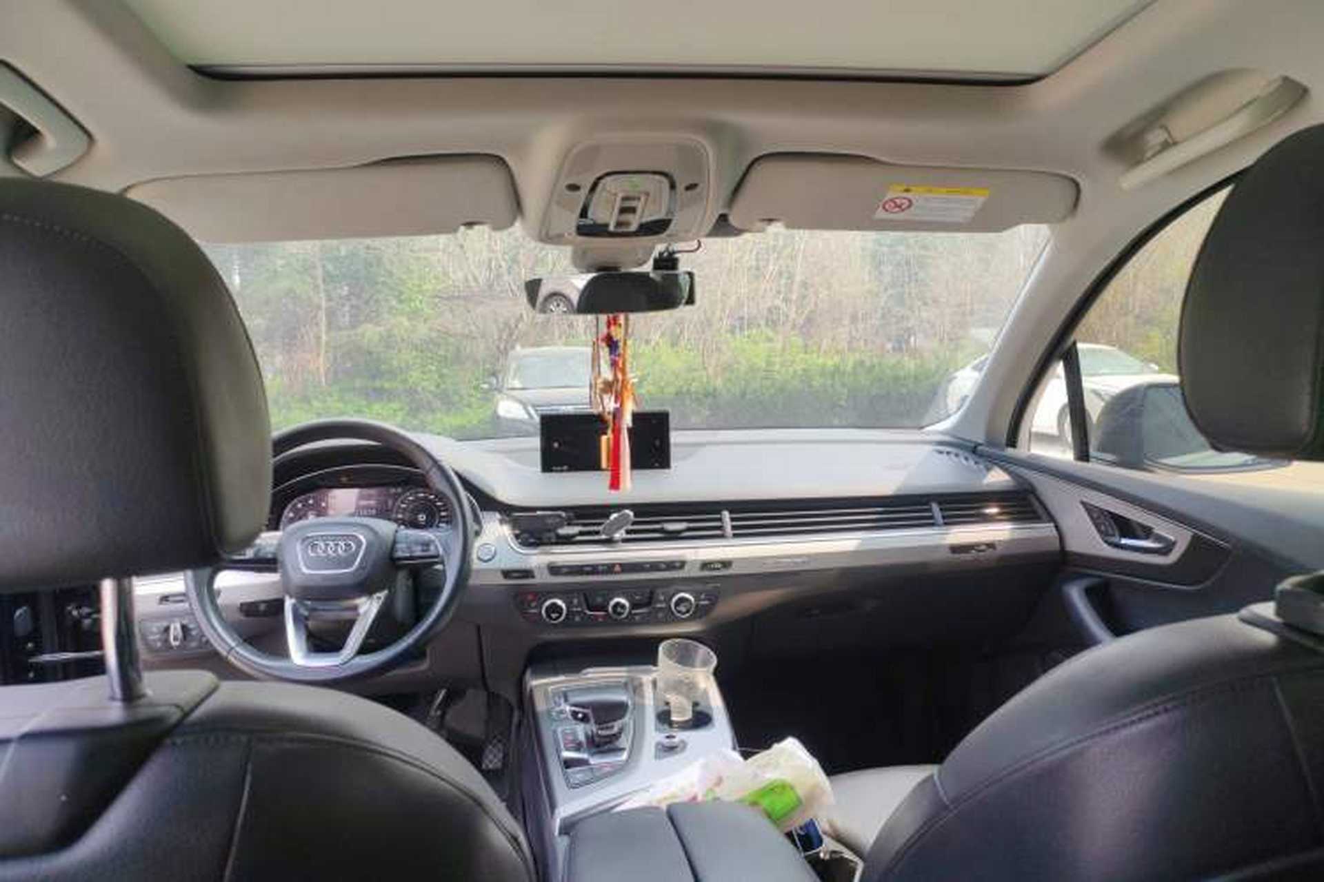 Used Audi Q7 2019 45 TFSI Comfort Model Headliner