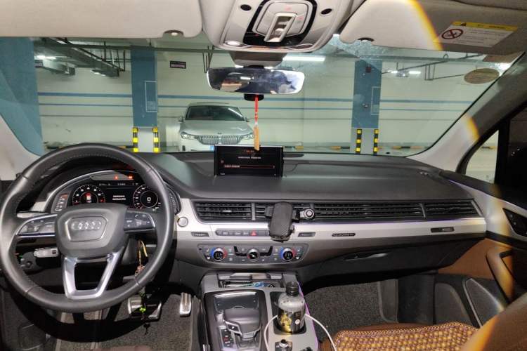 Used Audi Q7 2019 45 TFSI Comfort Model Headliner