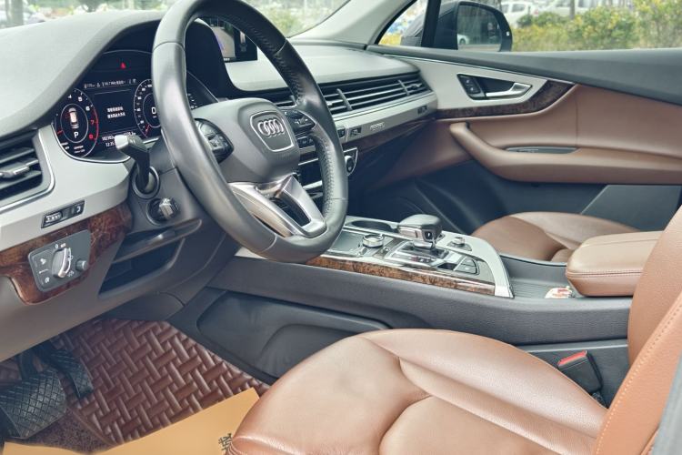 Used Audi Q7 2019 55 TFSI S line Sport Edition Interior 1